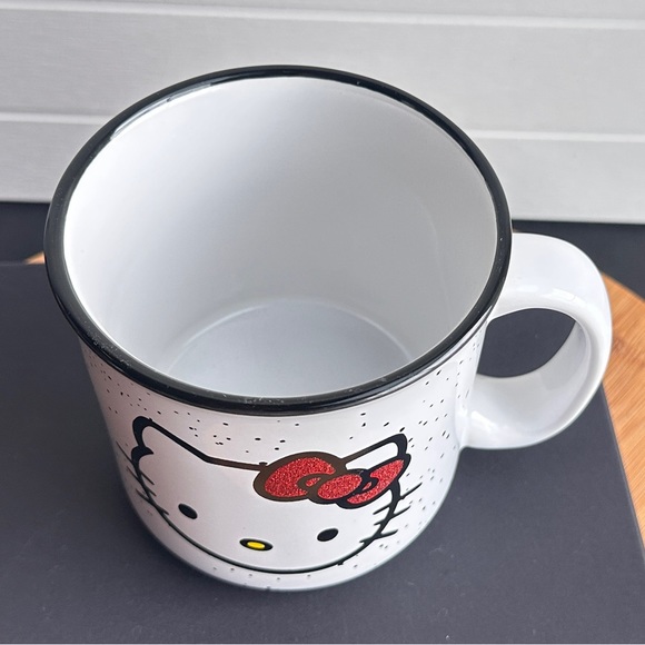 Hello Kitty Ceramic Mug - Picture 4 of 5